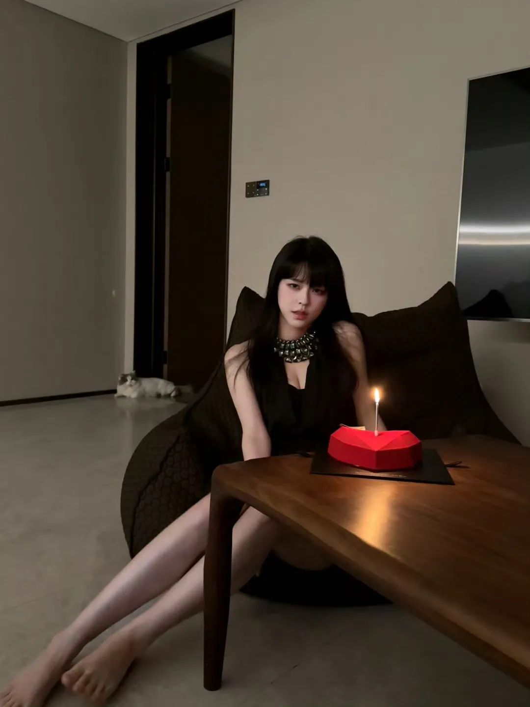 千万粉丝女主播感慨直播不赚钱!以前年收入高达8位数,现在一年不到5位数!