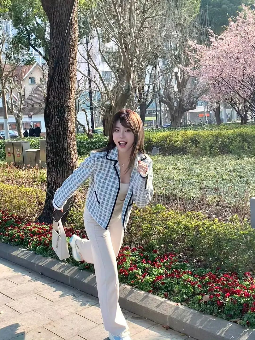 游戏主播承认曾与周淑怡恋爱,恋情维持仅半年,女主播怂恿其给周淑怡打电话,其回应已被拉黑!